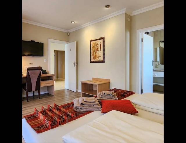 9 BEDROOM BED & BREAKFAST FOR SALE IN MILNERTON CENTRAL